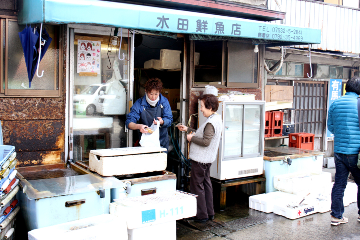 魚屋02_s